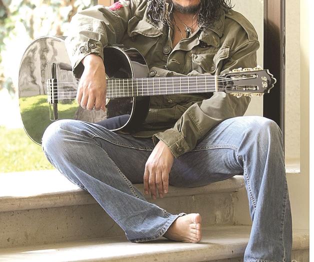 Pone su sello en guitarras