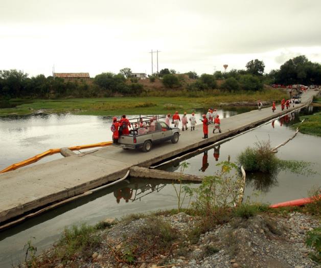 PEMEX, EL CONTAMINADOR DE CADEREYTA PEMEX, EL CONTAMINADOR DE CADEREYTA
