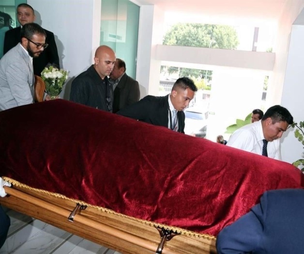 Dan último adiós a mamá de Yuri