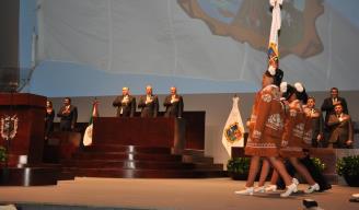 PROTOCOLO. Como parte de la ceremonia, se rindieron honores a la bandera de México y a la insignia de Tamaulipas. EL MAÑANA / Víctor Espinoza