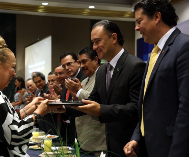 Homenaje a fundador del Calzado Canadá Homenaje a fundador del Calzado Canadá