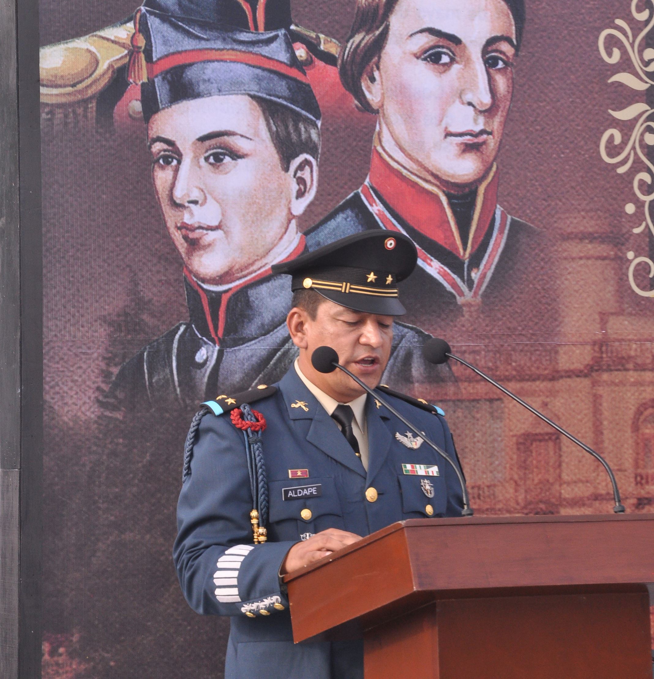 ALOCUCIÓN. El Teniente Coronel de Caballería Héctor Aldape Gallegos, en su mensaje.EL MAÑANA / Víctor Espinoza 