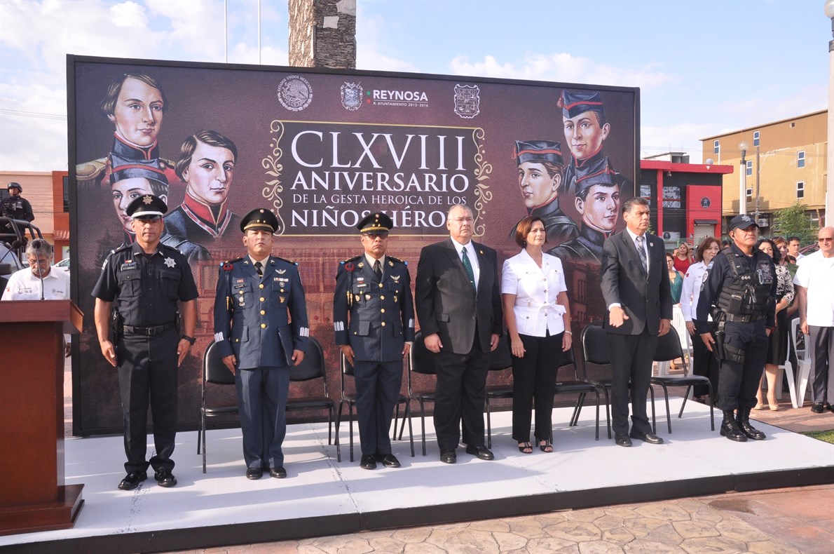 PRESIDIUM. Autoridades cívicas, militares y policiacas participaron en la conmemoración del 168 aniversario de la gesta heroica de los Niños Héroes de Chapultepec en la plaza del mismo nombre.EL MAÑANA / Víctor Espinoza