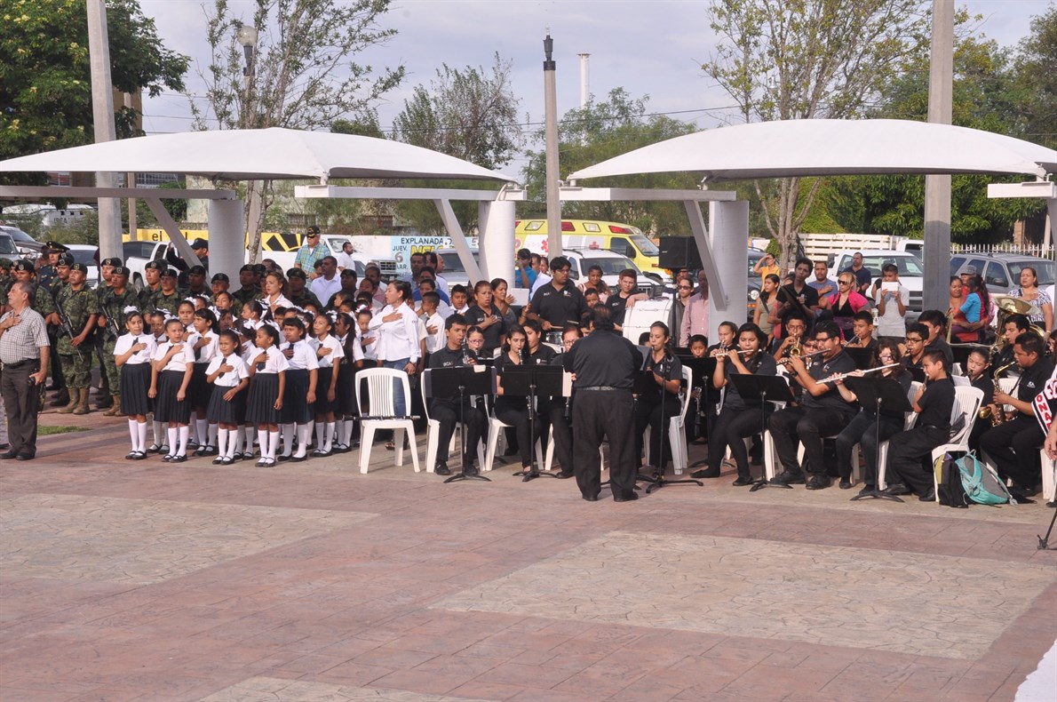 MÚSICA. La Sinfónica juvenil de Reynosa puso la música en el evento.  EL MAÑANA / Víctor Espinoza 