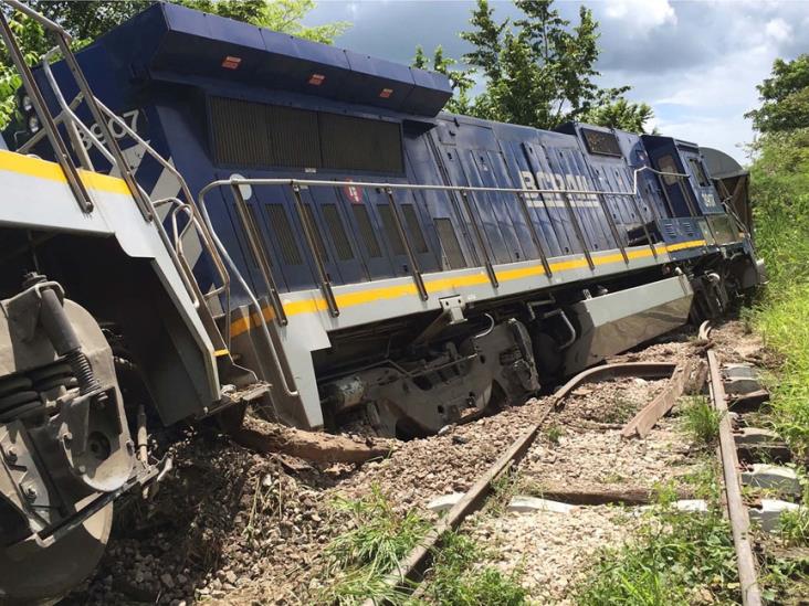 Descarrilan tren para saquearlo Descarrilan tren para saquearlo