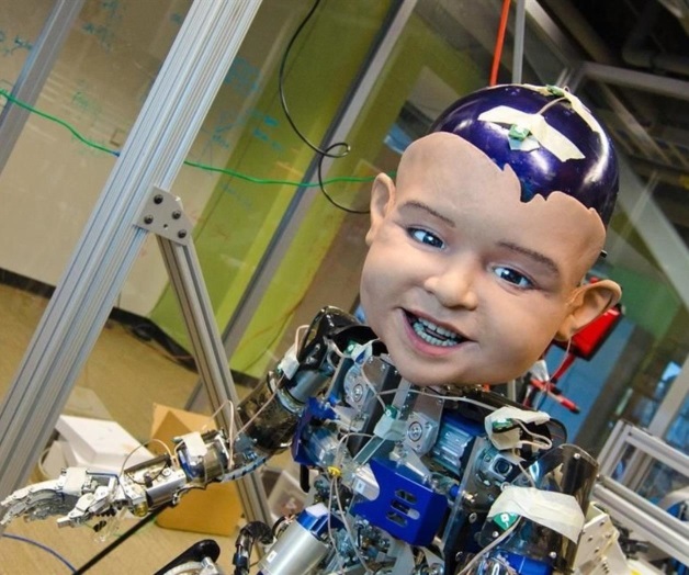 Provoca bebé-robot sonrisas Provoca bebé-robot sonrisas