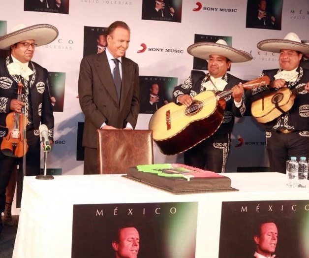 Julio Iglesias se despide con México