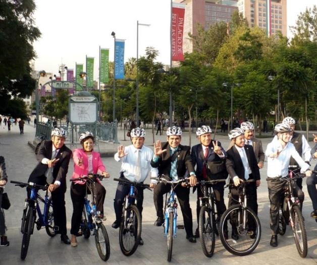 Pedalean panistas las bicicletas de ‘fichita’ Pedalean panistas las bicicletas de ‘fichita’