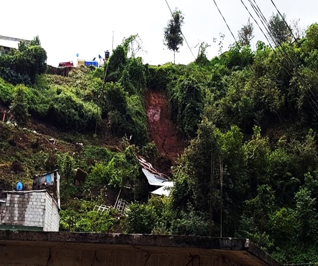Deslave en Huauchinango, Puebla, deja tres menores fallecidos Deslave en Huauchinango, Puebla, deja tres menores fallecidos