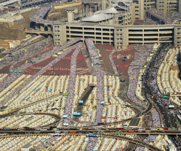 Reportan cientos de heridos. Mueren 723 personas por estampida en peregrinaje