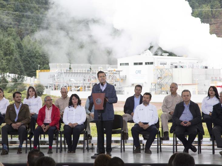 Mexicanos pagan menos en tarifas de luz: EPN Mexicanos pagan menos en tarifas de luz: EPN