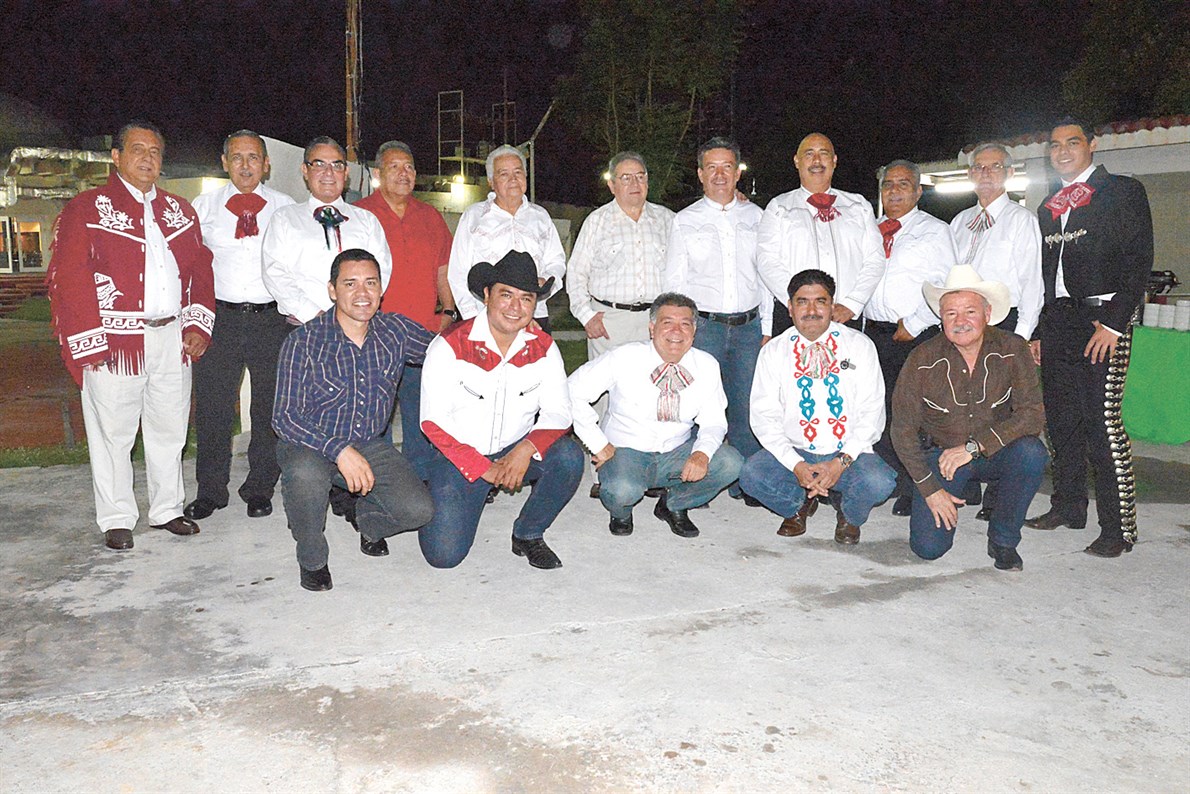 SOCIOS. Club de Leones de Reynosa, en su noche mexicana.