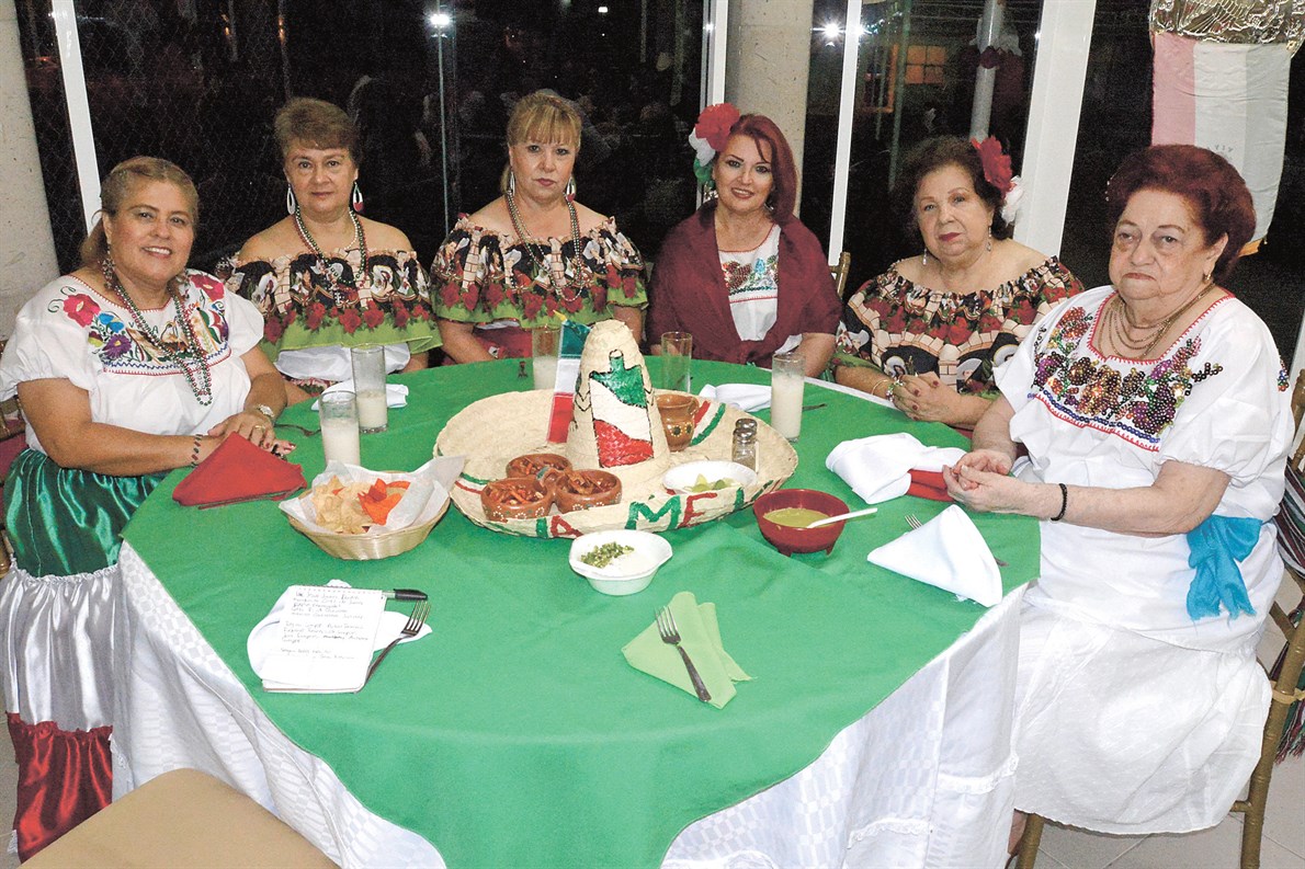 BELLAS DAMAS. Conviven y celebran  el 15 de septiembre.