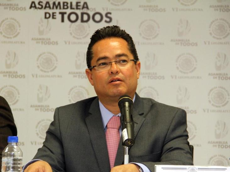 Reprueba asambleista actos que demeritaron sesión por caso Ayotzinapa Reprueba asambleista actos que demeritaron sesión por caso Ayotzinapa