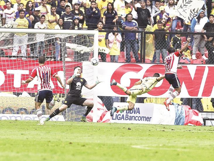 Chivas se lleva el ‘clásico nacional’ Chivas se lleva el ‘clásico nacional’