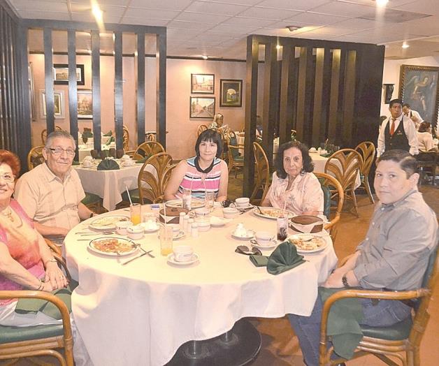 Disfrutan de las mañanas con aroma a café