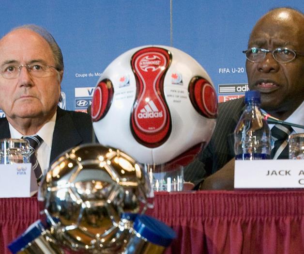 FIFA inhabilita a Jack Warner