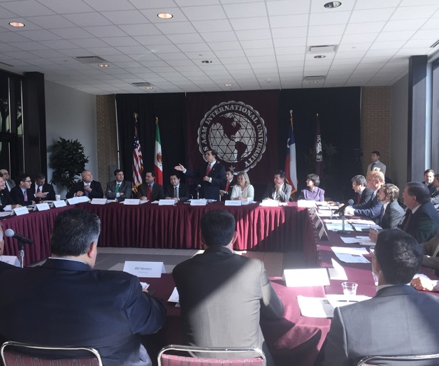 Presentan mesa binacional sobre energía. Signan convenio… Presentan mesa binacional sobre energía. Signan convenio…