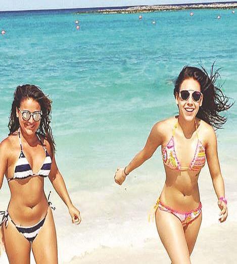 Danna Paola luce figura en bikini
