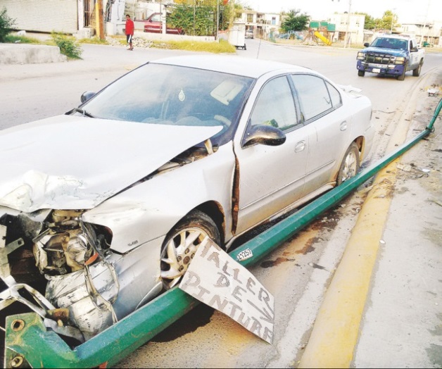 Derriba conductor lámpara y escapa