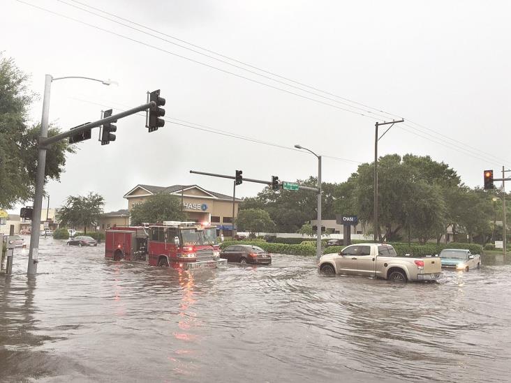 Entre 1 a 4 pulgadas la acumulación de agua. Dejan lluvias accidentes e inundaciones en el Valle Entre 1 a 4 pulgadas la acumulación de agua. Dejan lluvias accidentes e inundaciones en el Valle