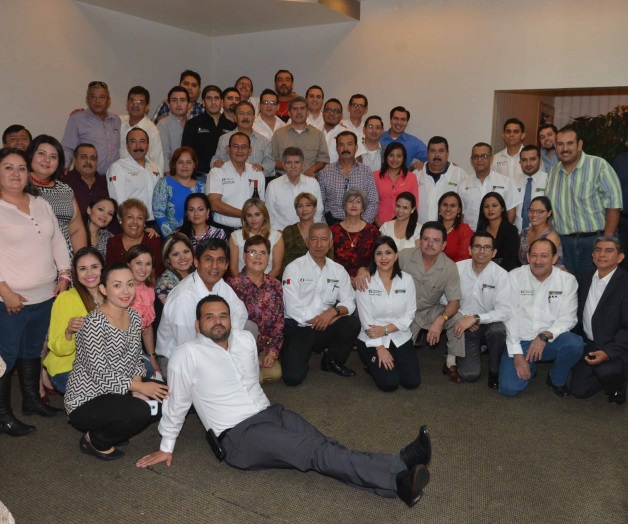 Festejan petrolerosa médicos en su día