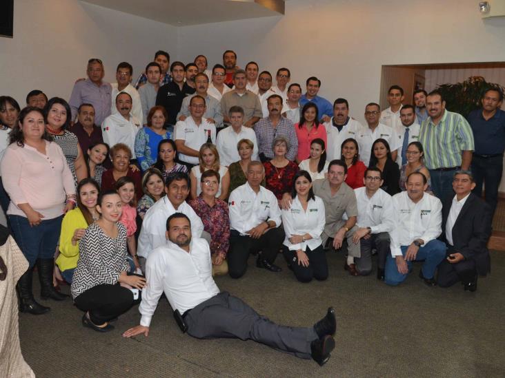 Festejan petrolerosa médicos en su día Festejan petrolerosa médicos en su día
