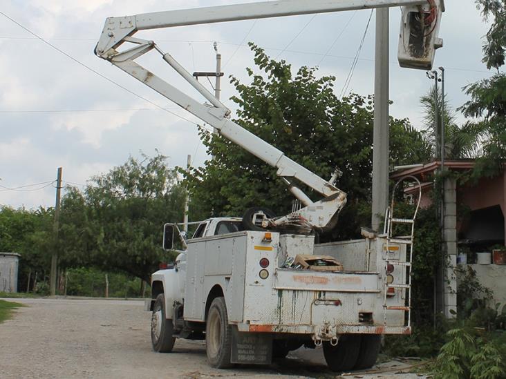 Interrupciones del servicio de energía eléctrica. Tormentas dejan a miles de familias en oscuridad Interrupciones del servicio de energía eléctrica. Tormentas dejan a miles de familias en oscuridad