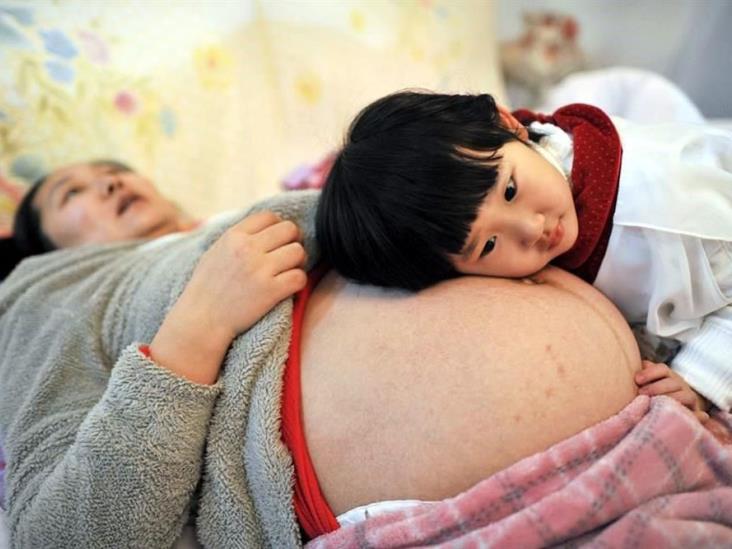 Abandona China política del hijo único Abandona China política del hijo único