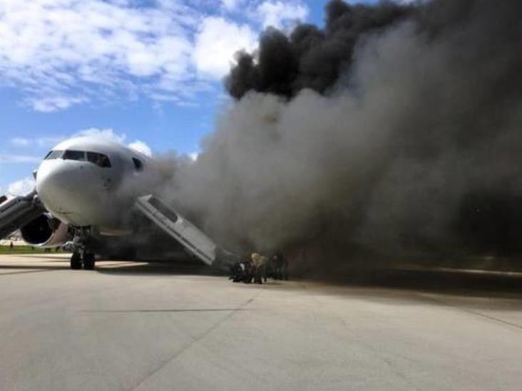 Reportan 14 heridos en incendio en avión en Aeropuerto de Florida Reportan 14 heridos en incendio en avión en Aeropuerto de Florida