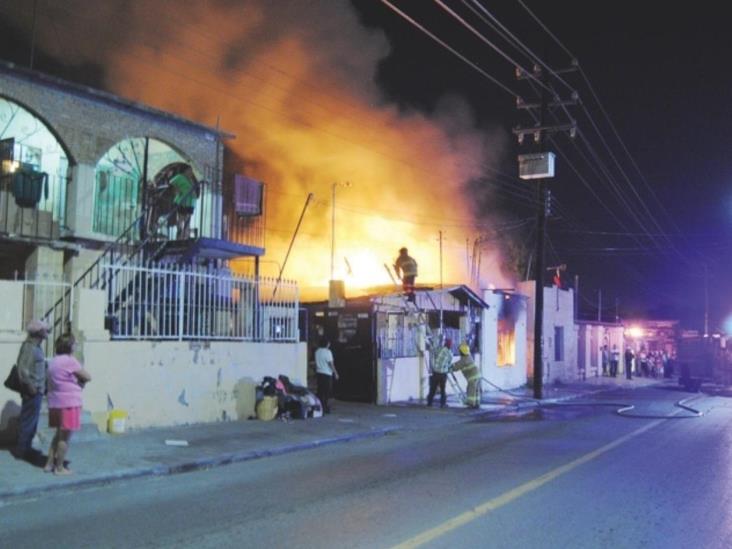 Ebrio le prende fuego a cuartos Ebrio le prende fuego a cuartos
