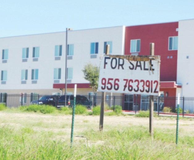 >Escasez de terrenos, la causa< Venden en McAllen viviendas más ‘baras’