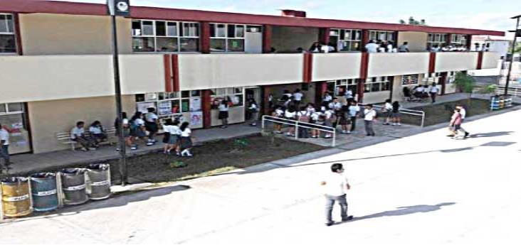 Molesta a padres la falta de clases Molesta a padres la falta de clases