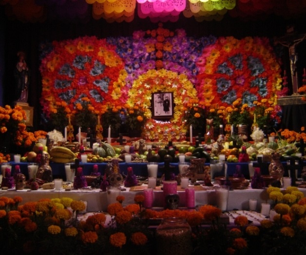 Altar de Muertos, tradición de vivos