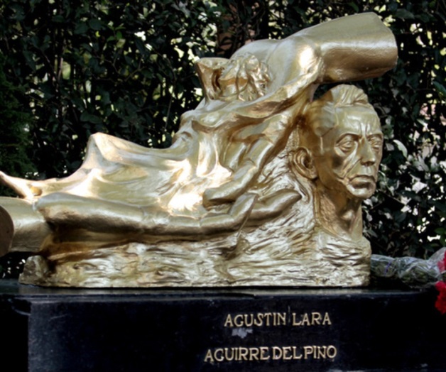 Reinstalan busto de Agustín Lara en su pedestal para homenaje