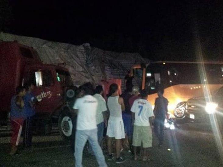 Choque de autobús deja 21 turistas extranjeros heridos en Chiapas Choque de autobús deja 21 turistas extranjeros heridos en Chiapas
