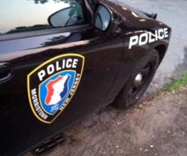 Lo arrestan por lanzar sándwich