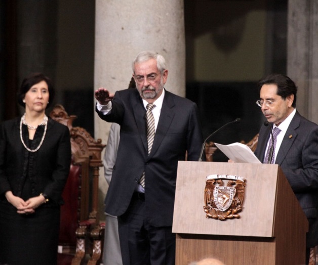 Rinde protesta como rector de la UNAM