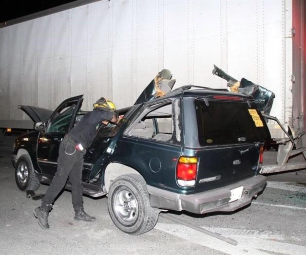 Muere otra víctima de choque con tráiler Muere otra víctima de choque con tráiler
