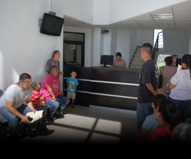 Asaltan empleadoscon pasamontañas