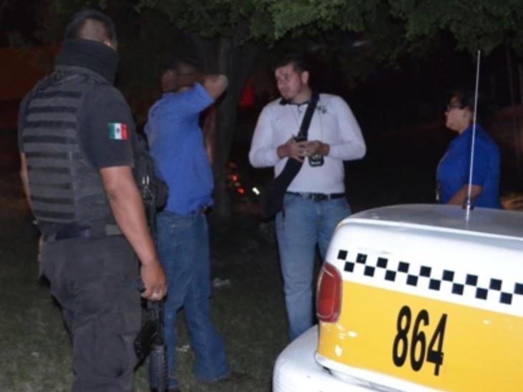 ‘Encajuelan’ a taxista ‘Encajuelan’ a taxista