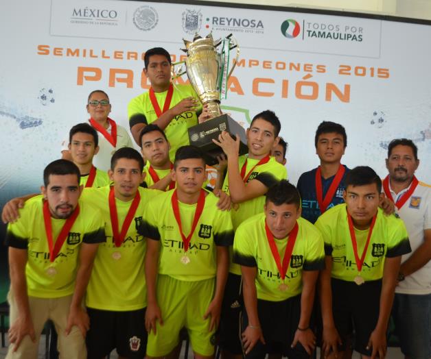 Deportivo Ampliación Delicias levanta el título