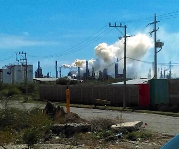 Reporta Pemex 8 heridos en refinería