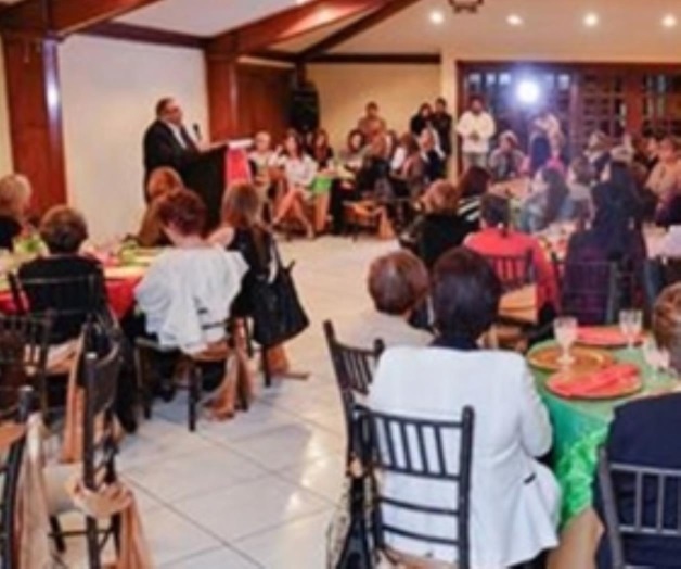 Reconocen trayectoria y servicio de extesorero