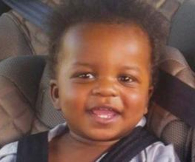 Hermanos meten a bebé en horno encendido y muere Hermanos meten a bebé en horno encendido y muere