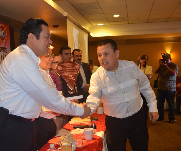 Reconocen a maquilaspioneras