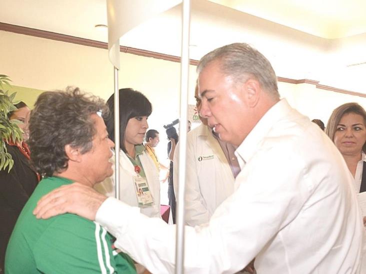 Pide apoyo para cuidar a su esposo en los EU Pide apoyo para cuidar a su esposo en los EU