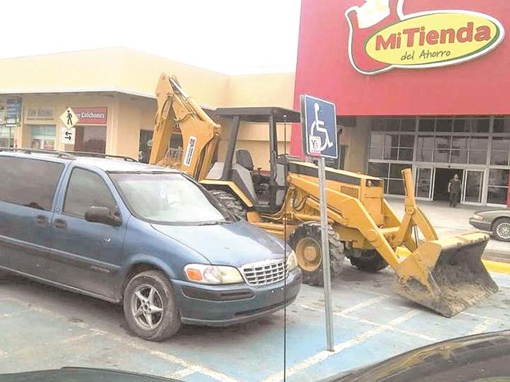 Causa revuelo un operador de trascabo ‘discapacitado’ Causa revuelo un operador de trascabo ‘discapacitado’