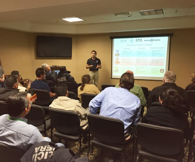 Imparte PFP taller sobre ciber delitos