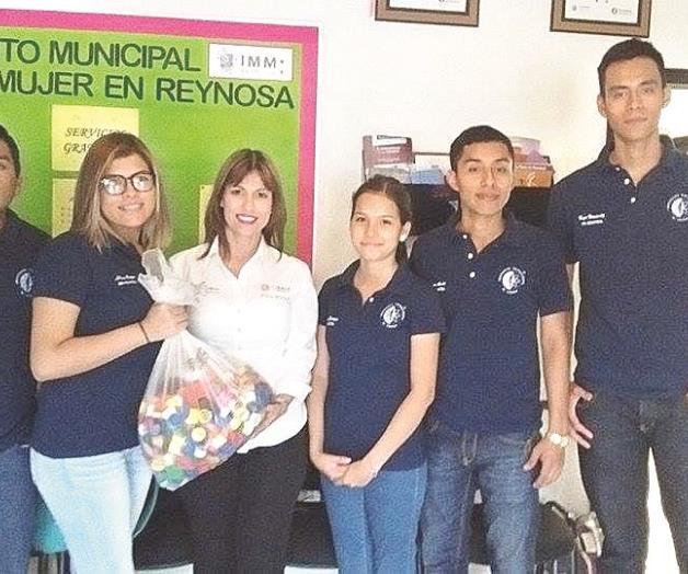 Se suman a labor altruista